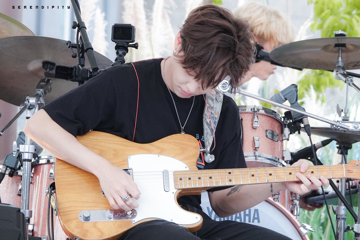 울 김리더 생일축하해여 ~✨

#더로즈 #우성 #김우성  #therose #우성아_생일축하해  #HappyWoosungDay