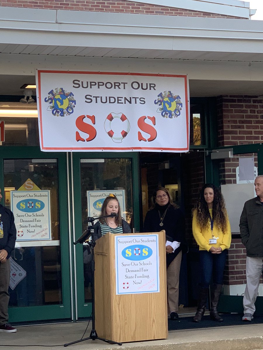 gchidiac211's tweet photo. The funding formula under S2 is now over a decade old and the schedule for redistributing state aid is deeply flawed. A half million NJ public school students are being negatively impacted because of state aid reduction. #StopStateAidCuts @nj_sos @StaffordTwpEd #studentsfirst https://t.co/dTxw4azsN5