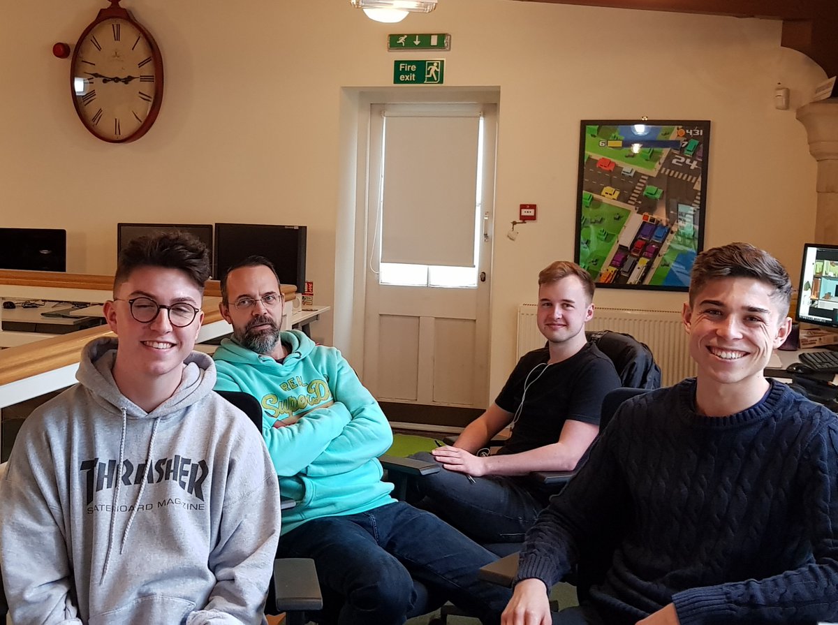 Neon Play tweet media