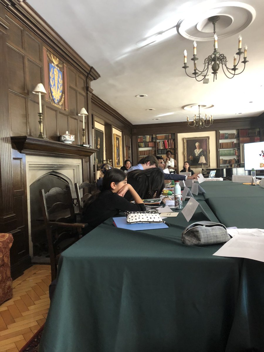 HtsMUN_HeadDel's tweet photo. @HTSRichmondHill participating at our traditional conference HCMUN @HavergalCollege https://t.co/BsMnJfPs94