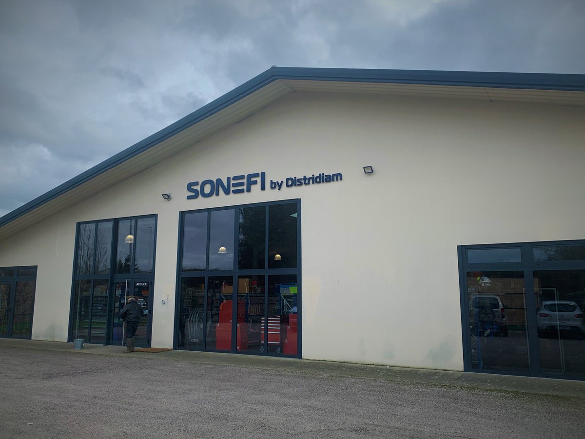 cciseinestuaire's tweet photo. 🚗 La CCI Seine Estuaire part sur les routes à la rencontres des entreprises... Restez connectés !
#interview #distridiam #SaintRomaindeColbosc #lrscv https://t.co/P28BXe2YHr