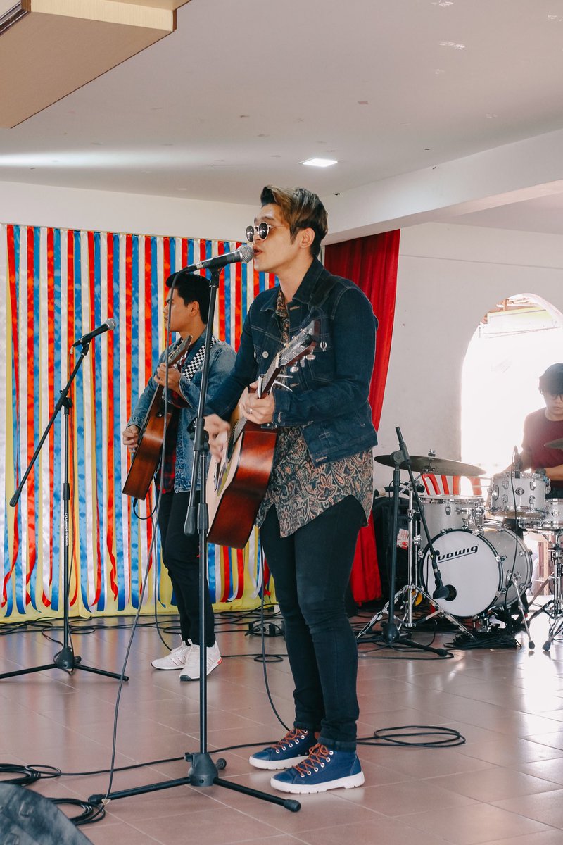 cherpenofficial's tweet photo. Karnival Waja 2020 SK Wangsa Jaya. Terima kasih warga sekolah SK Wangsa Jaya sudi menjemput kami untuk memeriahkan lagi Karnival Waja 2020 . #cherpenband #kaliini #pasti #esok 📸 @aizatlee_ https://t.co/ckoDOvKCcU