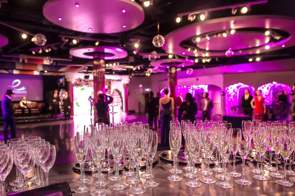Looking for a venue that doesn't just leave your guests speaking about it for weeks but also has outstanding food?
With @MerlinEvents they can just about accommodate for any event. 
Relax with friends over a glass of fizzy while you enjoy this unique venue! 
#EventsproUK #venue