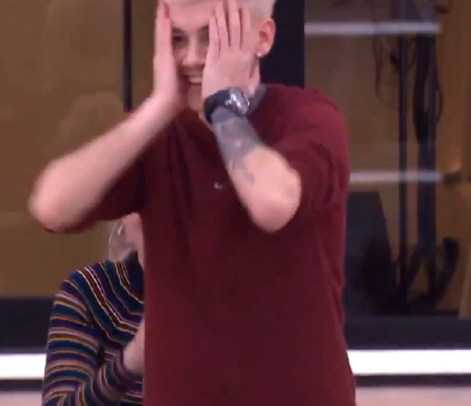spoilereasons's tweet photo. QUE LE HAN DADO TUSA A ANAJU LA PODEMOS HACER FAVORITA YA? #OTDirecto24F https://t.co/wsy2NlNd1Y