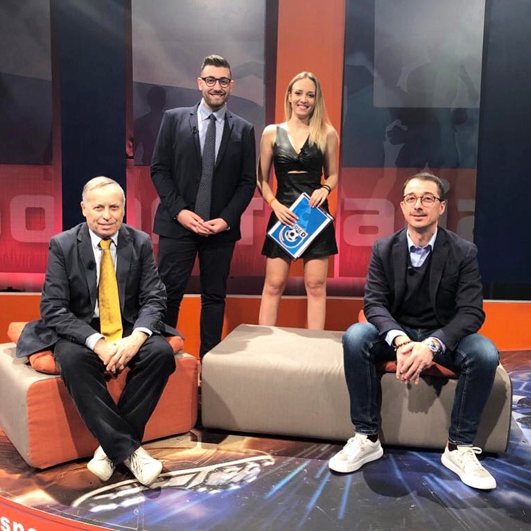 tvdellosport's tweet photo. 🔜| Adesso a #TuttoSerieD! 🔥
L’approfondimento dedicato a tutti i 9 gironi del Campionato d’Italia ⚽
.
Ospiti di @CAleati e @OAccomando81 : Emilio #Longo, allenatore #FolgoreCaratese e Lucio #Seghezzi DT #PonteSanPietro. Da Roma, in collegamento l’allenatore Mauro #Chianese. https://t.co/4zXmVBgjub