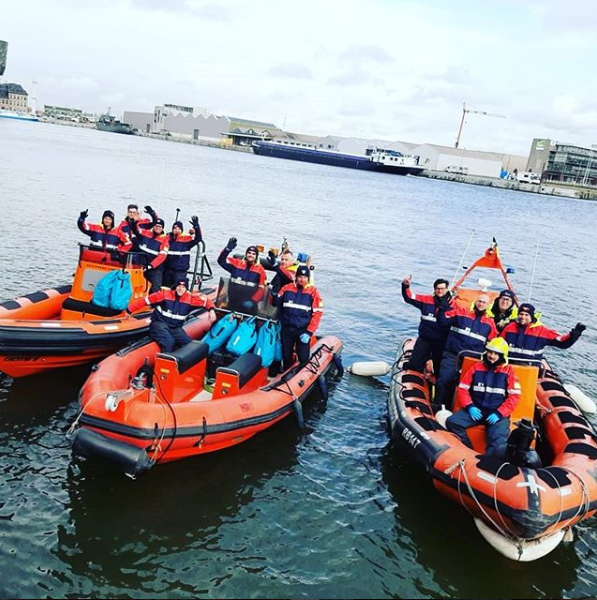 BZAntwerpen's tweet photo. Voor interventies op de Schelde of in de haven hebben onze schippers heel specifieke skills nodig. De voorbije week werd een nieuwe lichting RIB-piloten intensief opgeleid. Dank aan @HVZWaasland, @federalepolitie, de Stadshaven en @PortofAntwerp om dit mee mogelijk te maken. https://t.co/x8zgqkX3kE
