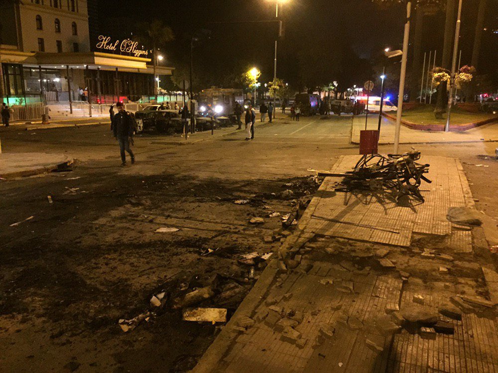 cotyreginato's tweet photo. Quiero hablarle al Presidente Piñera y decirle: Hasta cuándo los delincuentes son dueños de las calles….los chilenos necesitamos vivir en paz. #VIÑA #CHILE
Virginia Reginato https://t.co/vEH4mTpZzc