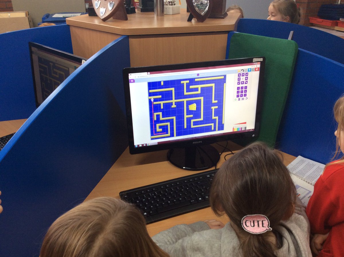 Class1Aspull's tweet image. Fantastic work on the computers following mazes and estimation how many spaces to move in each direction #acpscomputing