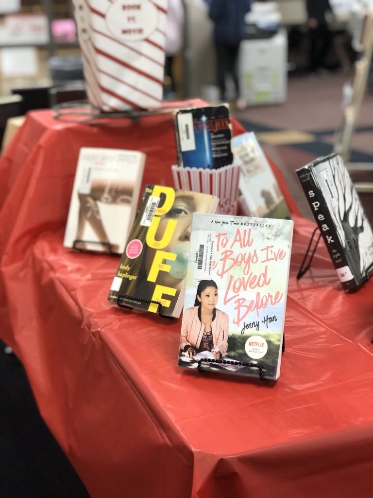 monarchsread's tweet photo. NEW DISPLAY 🚨!! Read The Movie! #plcsgreat #schoollibrary #makeithappenplhs https://t.co/yCuGxumpmu