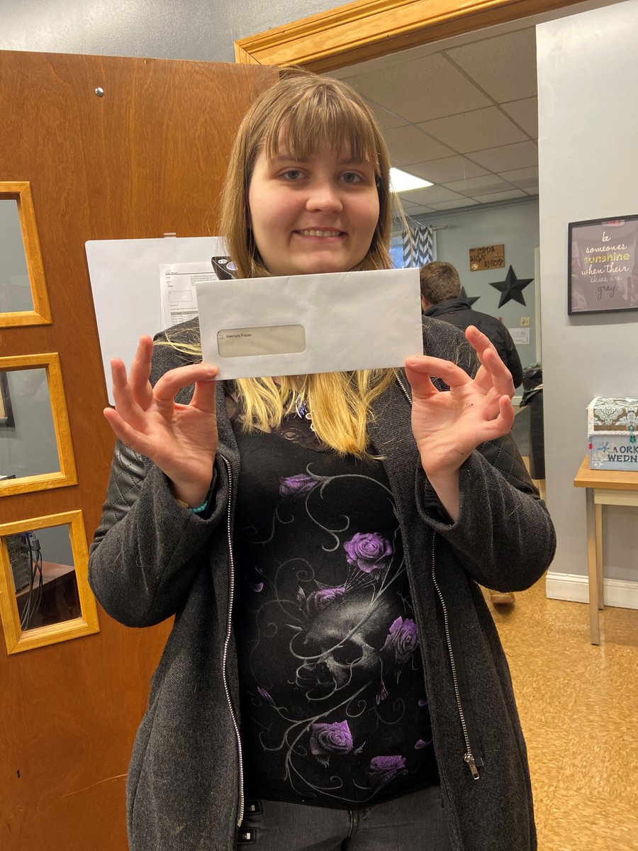 Congratulations to our artists with unique abilities!

They're on our Connected Creators website and received their first checks from sales of their artwork.

What a great way to let their creativity shine and support local entrepreneurs!

visit: connectedcreators.net