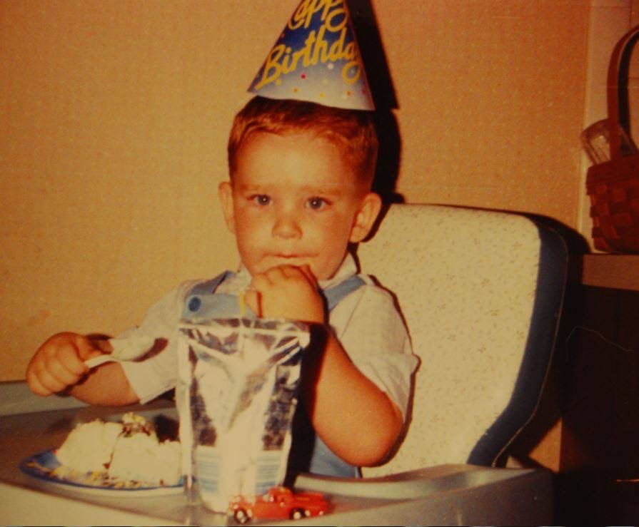 AnnetteLawless's tweet photo. There's a lot of talk about #AdamHerrman -- missing 21 years this spring -- & a man claiming to be him.
Spoke w/his bio sister last night. You could hear the heartache in her voice. She's been fighting for him since day 1.
https://t.co/VhMxf5Gsk3
#KAKENews #MissingInKS https://t.co/FzRnsQ31zL