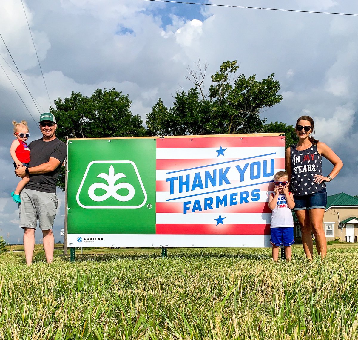 eppersonfarms's tweet photo. #ad Like Epperson Family Farms, Corteva is progressive, working toward producing the next generation of farming for the next generation of farmers. We farm for the generations ahead and to do this, we have to be considerate of the problems of today AND the problems of tomorrow. https://t.co/DudmmiW3zY