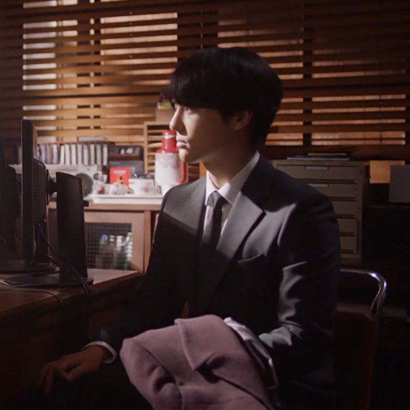 ysj02's tweet photo. 이거봐... 창문으로 들어오는 햇빛➕양세종 콧대➕수트... 모든게 다 완벽해... 그저 빛... https://t.co/B3doNVwIbN