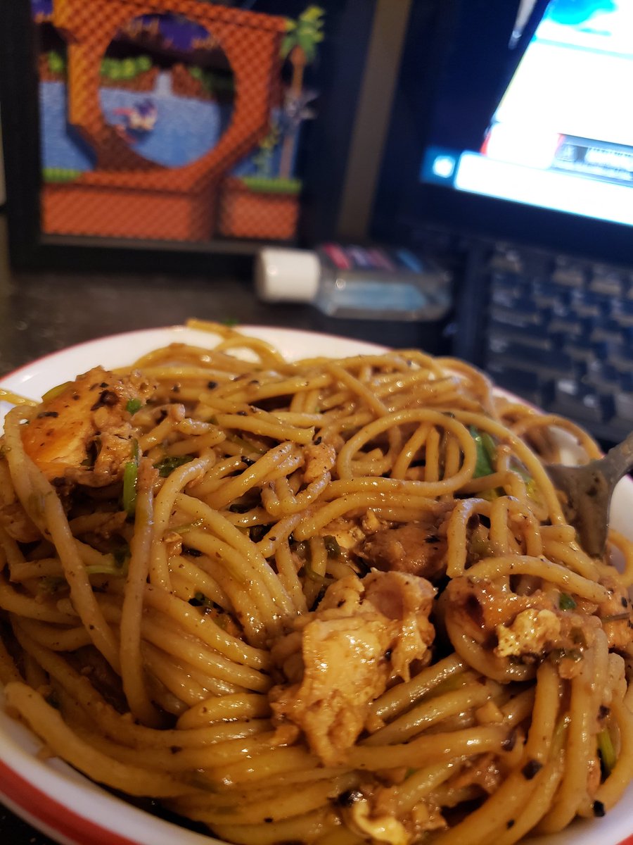 RBCchanart's tweet photo. This turned out pretty good!!

#cooking #fishpasta https://t.co/ZPge8zc634