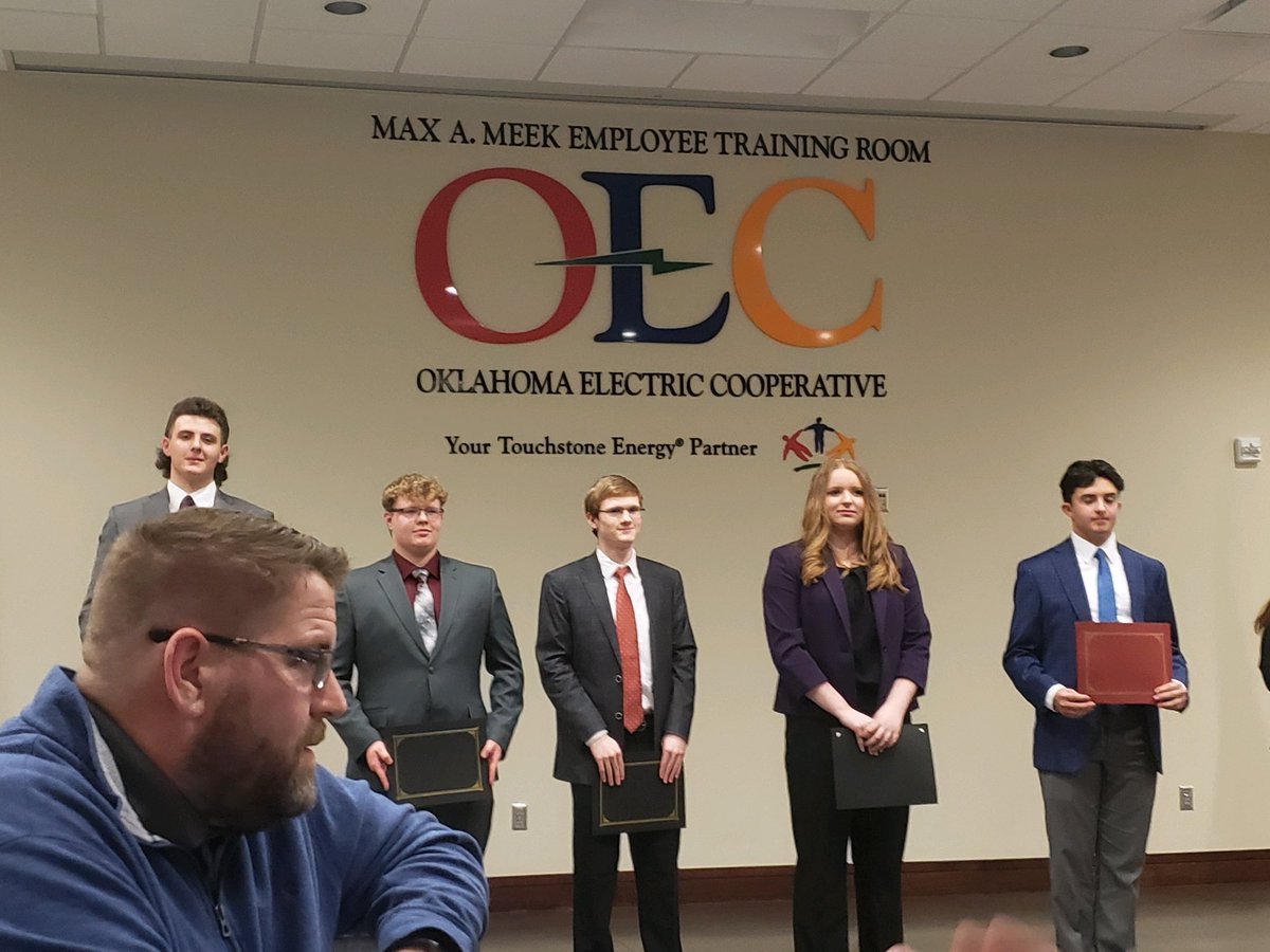 Paige Montgomery and Max Willis, Juniors, were selected as finalists in the OEC essay contest.  They presented their essays at the OEC banquet. They also earned a  spot at the Ryla Summer Leadership Camp! Developing strong leaders is what families do! 🏁💙🏁