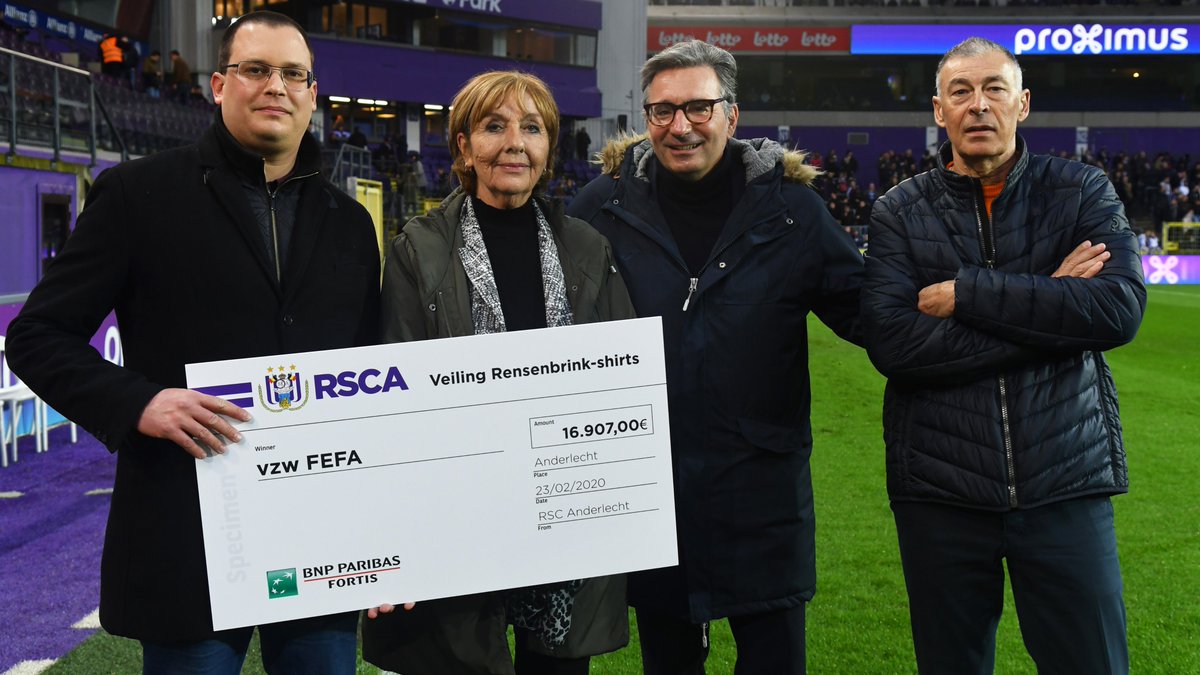 rscanderlecht's tweet photo. 🤝  Thank you, fans! 💜

Hier, Corrie Rensenbrink a remis le bénéfice de la vente aux enchères des maillots Rensenbrink au FEFA: https://t.co/hCfsTI0OT2

Gisteren overhandigde Corrie Rensenbrink de opbrengst van de geveilde Rensenbrink-shirts aan FEFA: https://t.co/0xVixN9sKd https://t.co/deKYZWp4N3