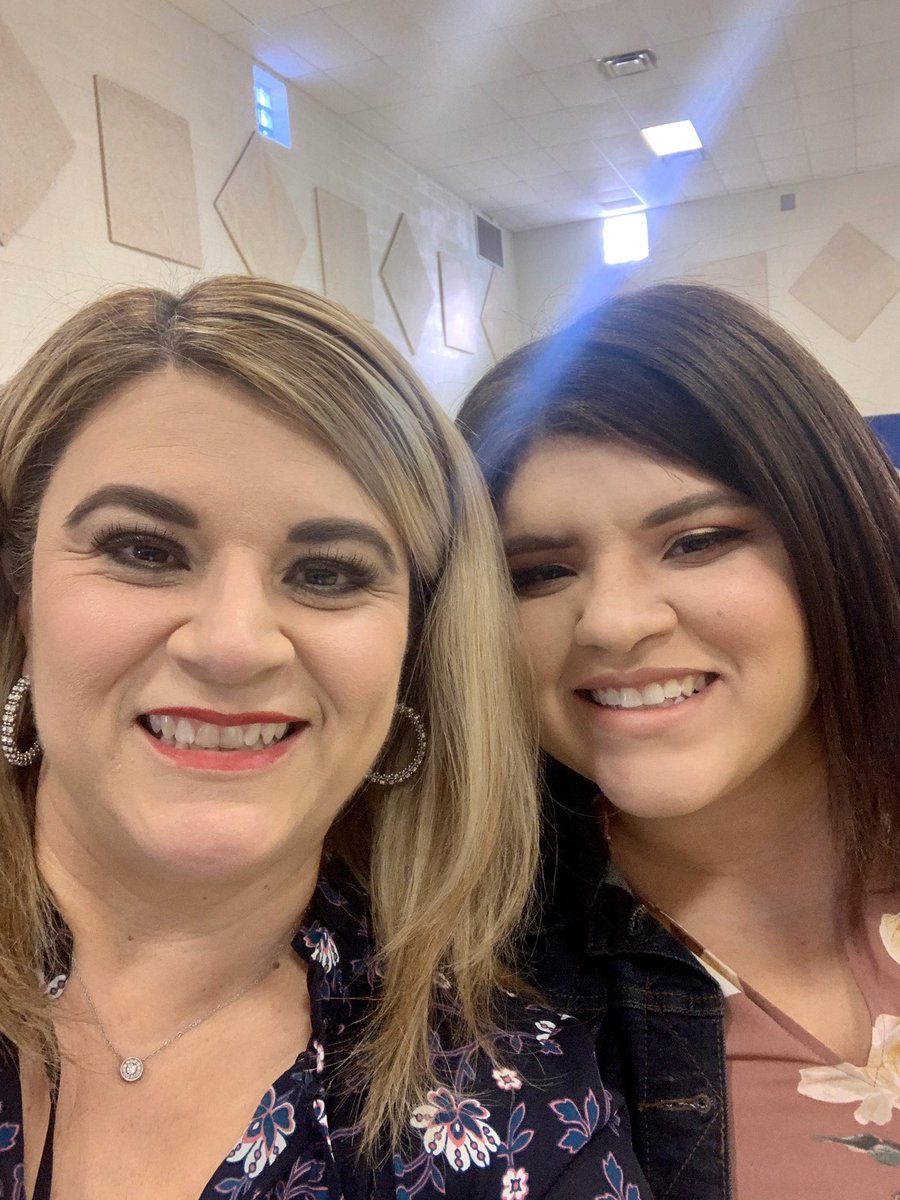 rosawalk's tweet photo. @lead4ward @barronelem #rockin2020 https://t.co/FsF9Dr7sfu