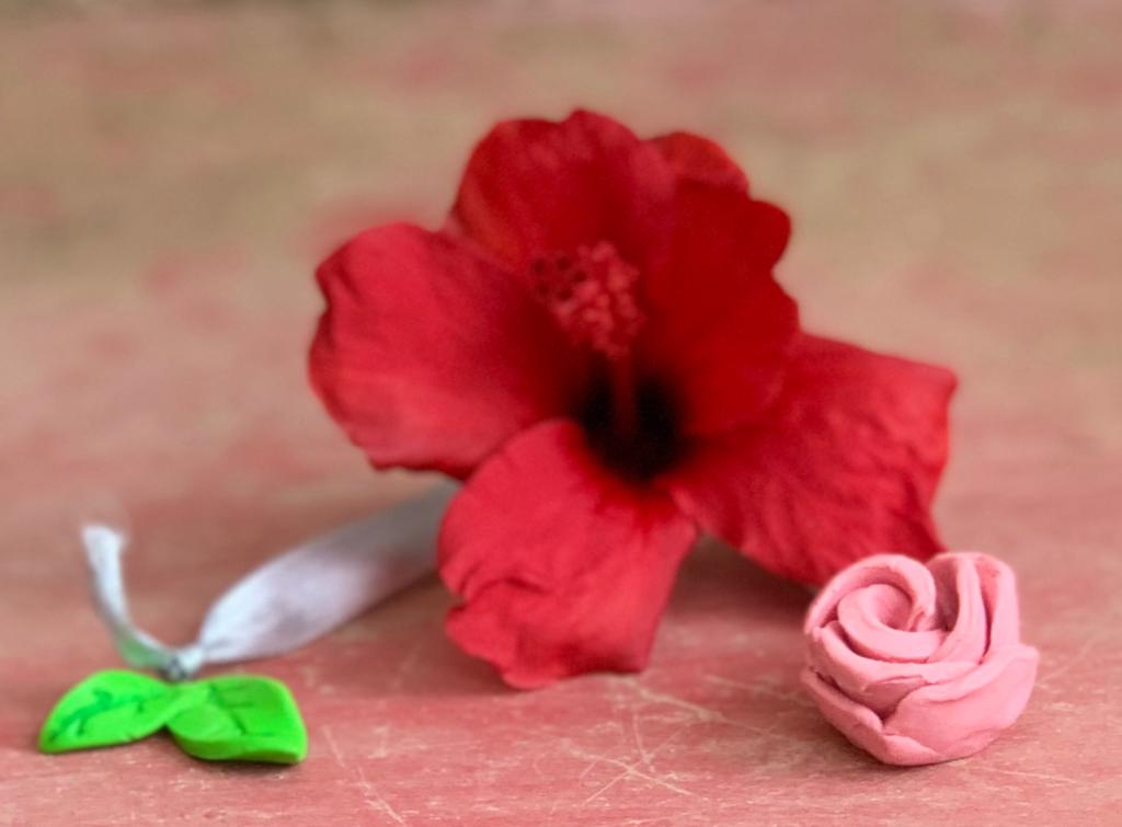 GEChallenge's tweet photo. These Fimo bookmarks are doubled sided and connected with a single ribbon, making reading both enjoyable and beautiful. Thank you to FIMoLY, a #GEChallenge company from Israel.  #PBL #ISA @cfarrantart @BritishCouncil @EUErasmusPlus #connectingclassrooms https://t.co/0GfR6DMCi5