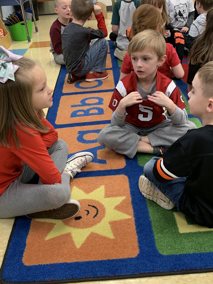 jrsteach's tweet image. Excited to have @arsweenzzs #secondgrader join us to help us with our #turnandtalk and #IndependentWork time! Love our #PAWS rewards #PBIS @WTBobcats