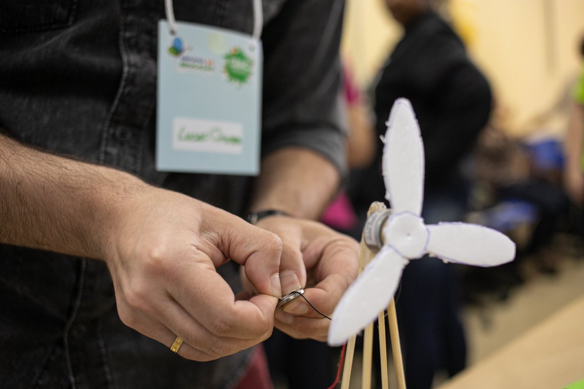 LEGOfoundation's tweet photo. Quieres ser parte de crear el futuro de aprender por medio del Juego con Tecnología? Estamos invitando a aliados de implementación de Colombia a ser parte del diseño y escalamiento de intervenciones de juego y tecnología en education. Visita https://t.co/aK59QUzam5 para ver más https://t.co/1HTiDcp5KA