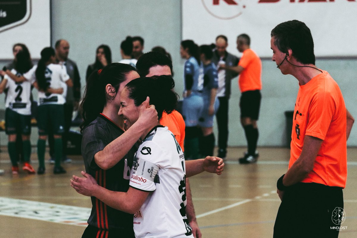 mindloststudio's tweet photo. Registo fotográfico no jogo Benfica X Novasemente para o campeonato nacional de futsal feminino 👀
.
#futsalfeminino #benficafutsalfeminino #benfica #novasemente #mindlost https://t.co/QjVFYd2ogb