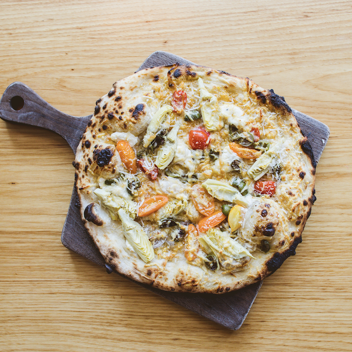 A little something to get you through this Monday 🤤

📸: @dandeliongatherings