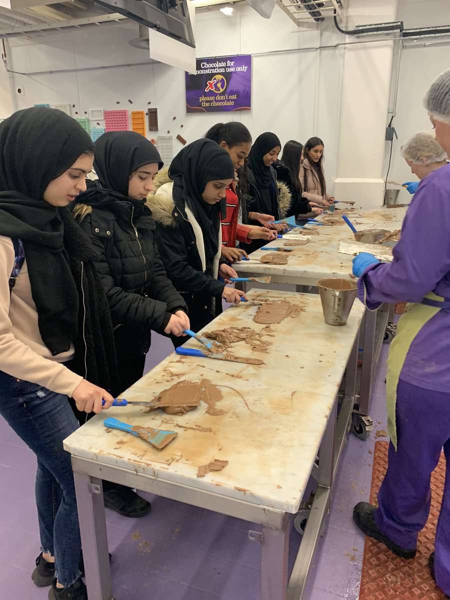 LHS_ Business tweet media