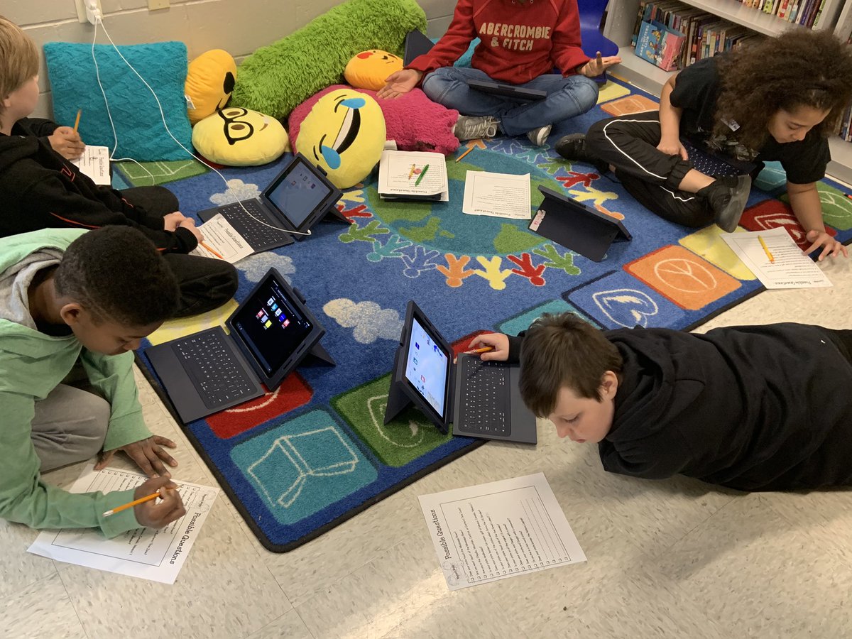 AbbeyUpton's tweet photo. Prepping for our practice Mystery Skype with @MsTarynWall on Wednesday...now they are asking why we aren’t doing a real one...#ineedmorehoursinmyday #CRFamily #cre219 https://t.co/ONN4Ld0JiK