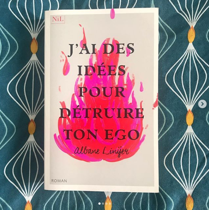 chronique par @kestuli2bo ||
✒
"J’ai découvert cette auteure grâce à @primopodcast. (...)
J’ai été assez surpris par le style et le dynamisme des chapitres, par les différents personnages féminins. (...) Une vraie voix et un style bien personnel."
#jaidesideespourdetruiretonego
