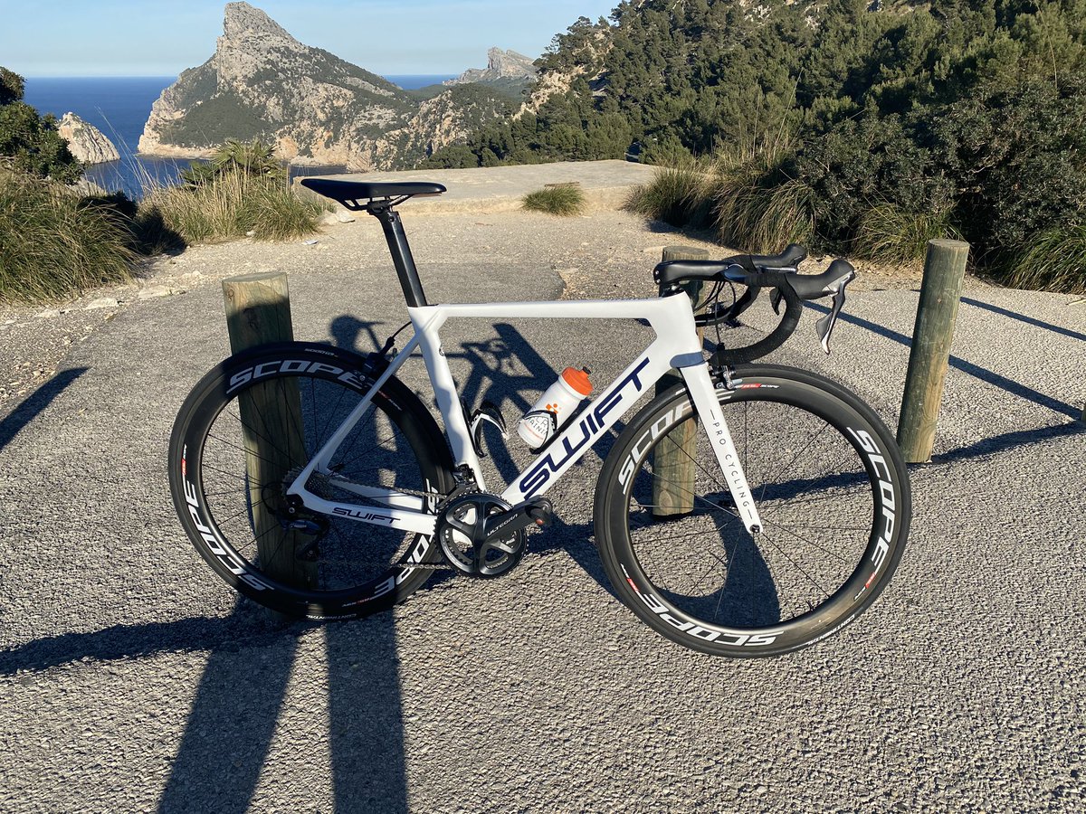 WBjergfelt's tweet image. Nice little spin up formentor, loving the @ScopeCycling R5’s 👌 on @swiftcarbon #Hypervox with @ContiTyres