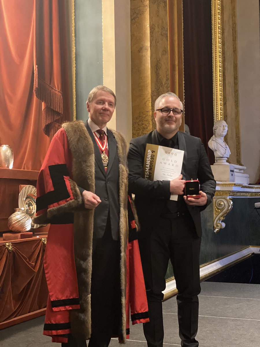 GoldsmithsCo's tweet photo. Finally, the highest order of craftsmanship @GCADC, celebrated in the #JacquesCartierMemorialAward - was given to Liveryman #TomRucker - many congratulations #JewelleryOscars #SupportingCraftspeople https://t.co/5Mctox4hKZ