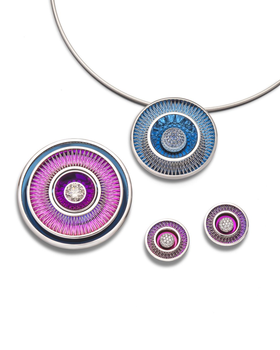 GoldsmithsCo's tweet photo. Finally, the highest order of craftsmanship @GCADC, celebrated in the #JacquesCartierMemorialAward - was given to Liveryman #TomRucker - many congratulations #JewelleryOscars #SupportingCraftspeople https://t.co/5Mctox4hKZ