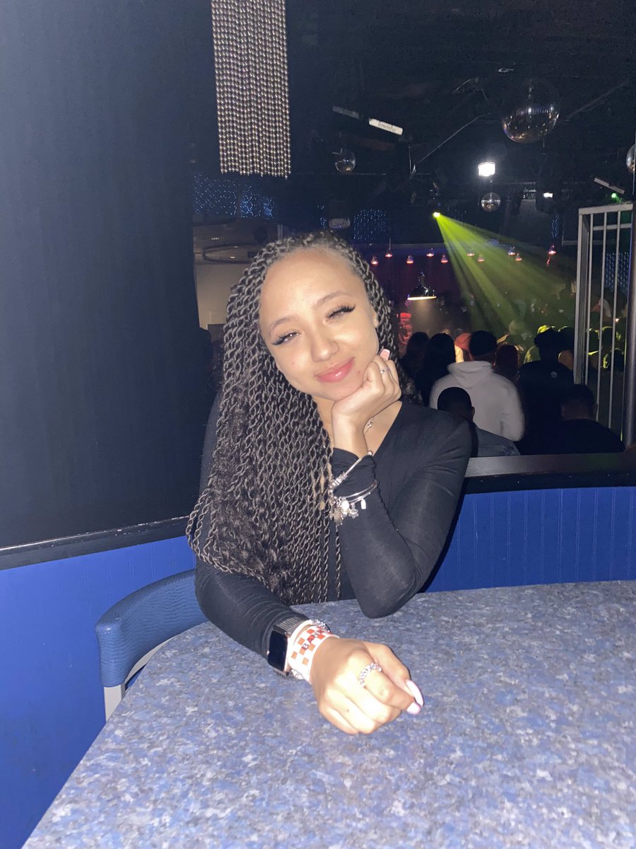 BriiYourself's tweet photo. 🖤 https://t.co/6jVocIVNip