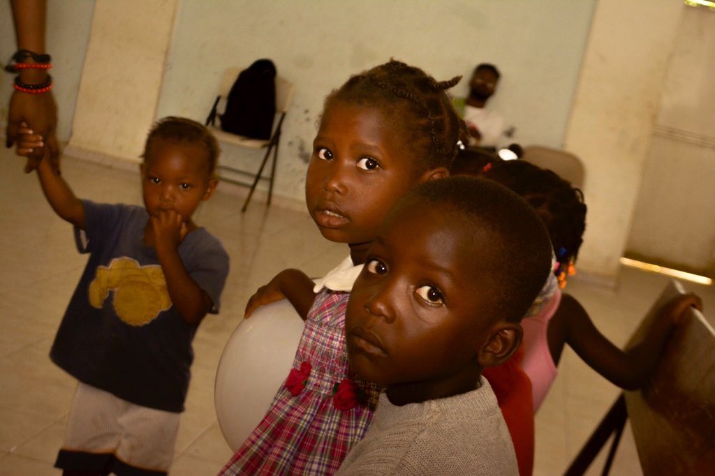 shanaforthekids's tweet photo. Anpil Fwa, Ou pa Bezwen ba yo anpil Bagay pou yo kontan, Prezans ou sèlman Sifi.
#PouTimounYo
#CharityRun 
   Kontinye Swiv nou tout Kote. https://t.co/Xsydl7XNQX