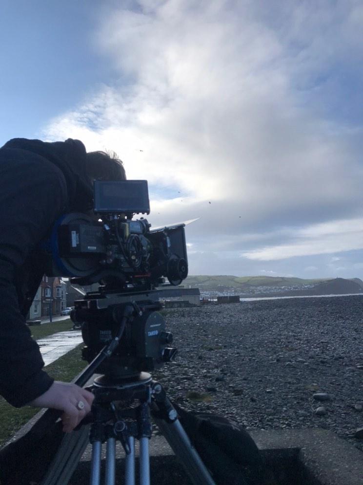 Take2FilmsUK's tweet photo. BTS of a #musicvideo filmed by DoP Owain E. Morgan and director Jay Russell with our #Arriflex416 + T1.3 @ZEISSLenses Ultra Primes + @Cooke_Optics 10.4-52mm T2.8 lens.
📷: Anastasiya Cherkasyuk
https://t.co/BF70rTQ4xO https://t.co/0IhlqpRBk6