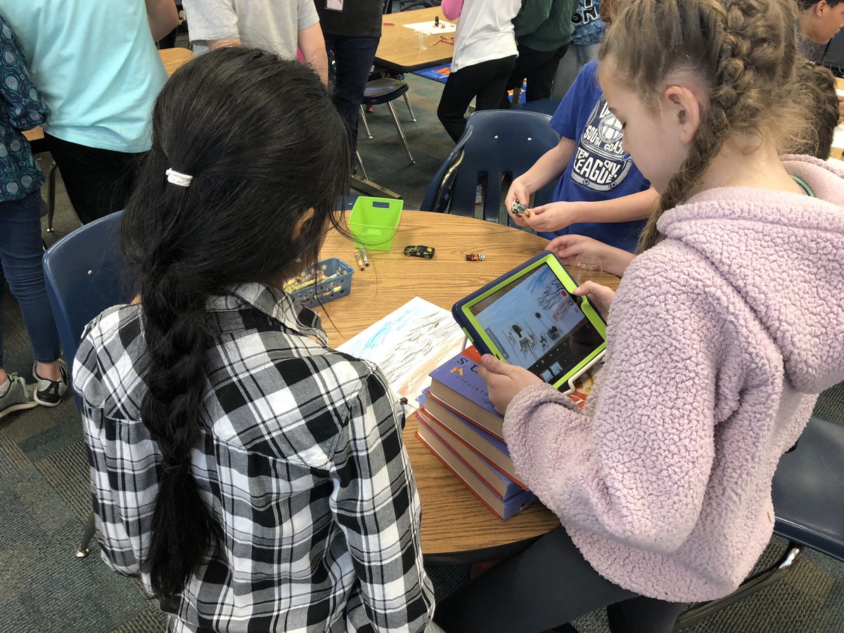 enye001's tweet photo. 4th grade had the opportunity to experiment with the stop motion app  today before creating their stop motion moon phase videos next week! So much fun! @KingstonVBCPS @vblms https://t.co/GncHaztSRO