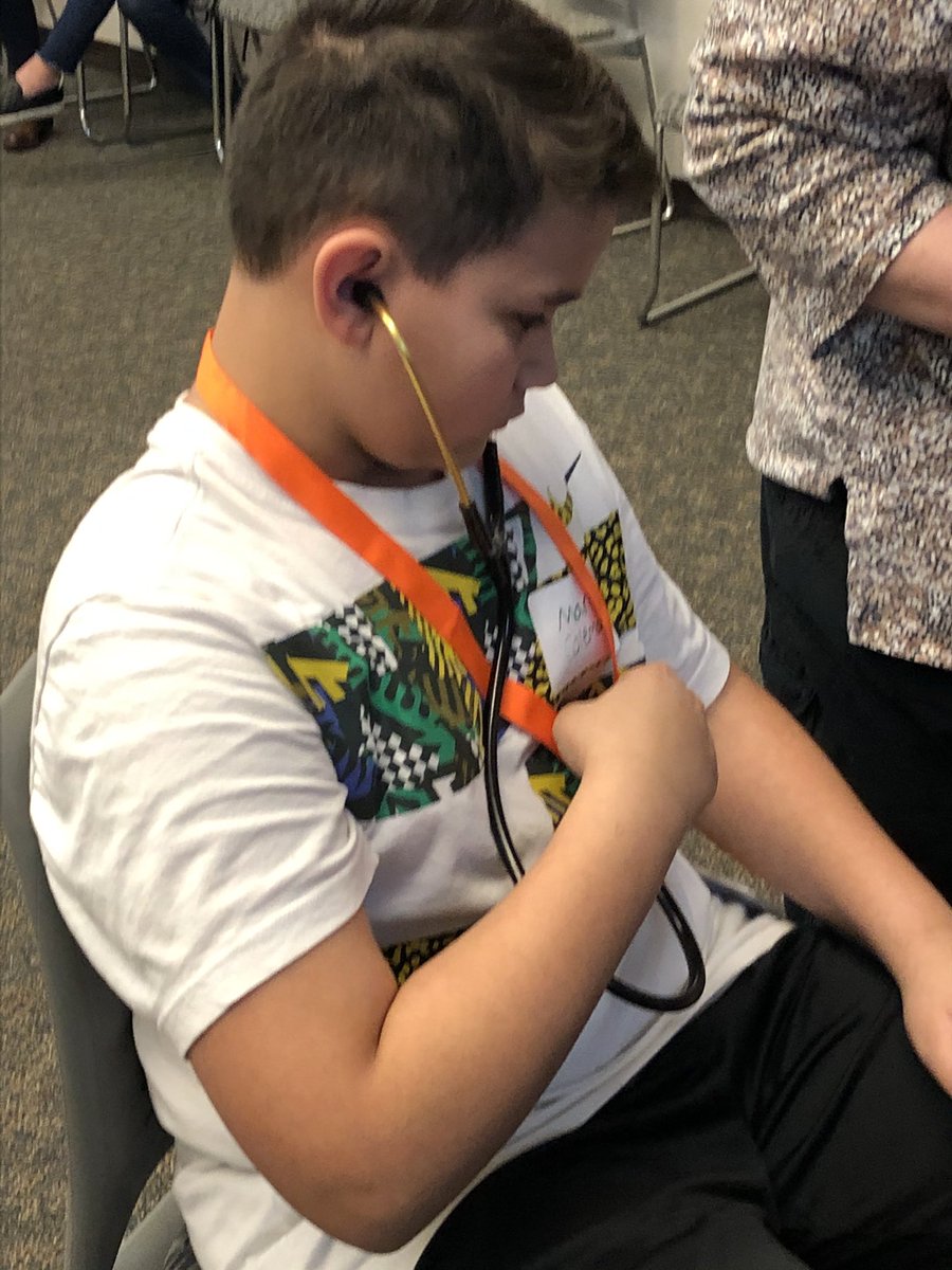 ReadySlcs's tweet image. Many MMS andCMS students got to participate in the Careers in Healthcare event at Oakland schools today! Nursing, radiology, infection control, and nutrition were some of the exciting careers explored!