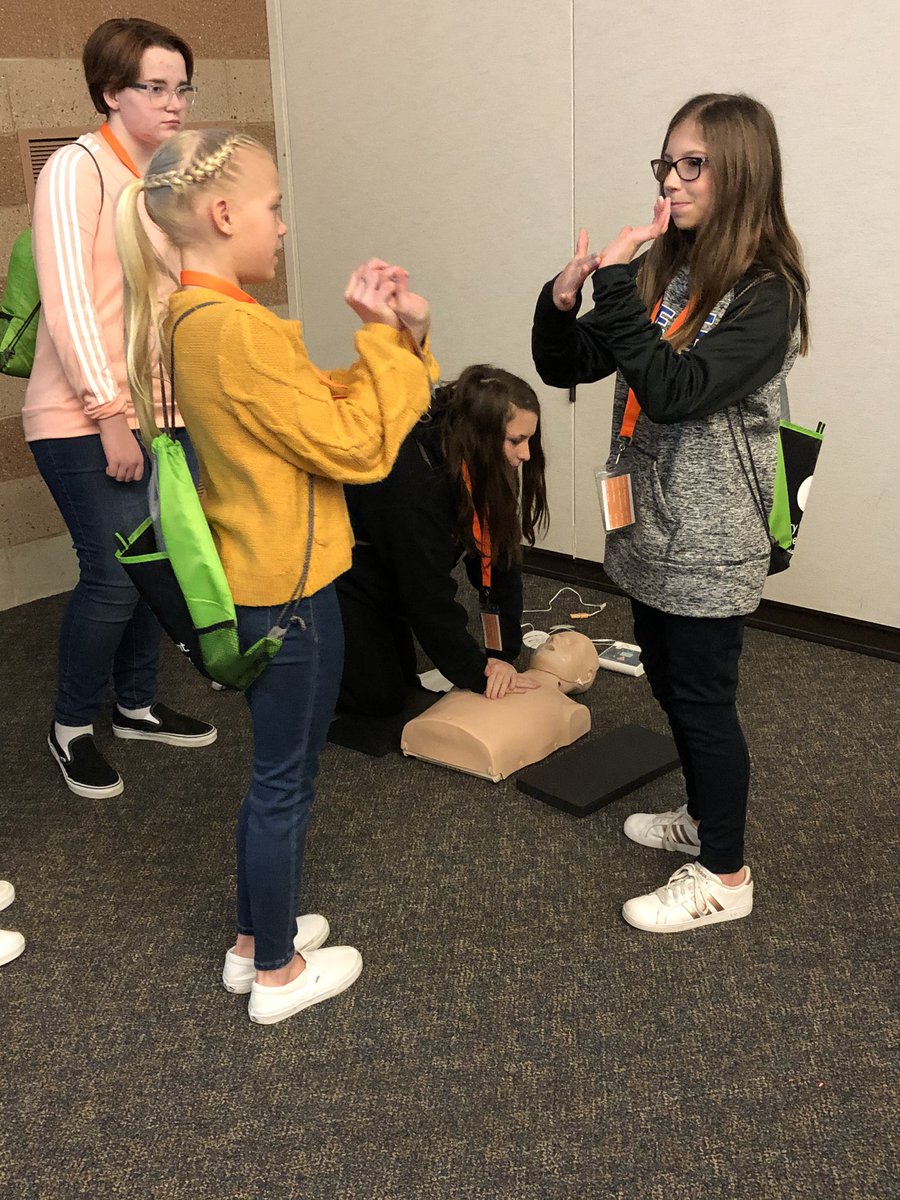 ReadySlcs's tweet image. Many MMS andCMS students got to participate in the Careers in Healthcare event at Oakland schools today! Nursing, radiology, infection control, and nutrition were some of the exciting careers explored!