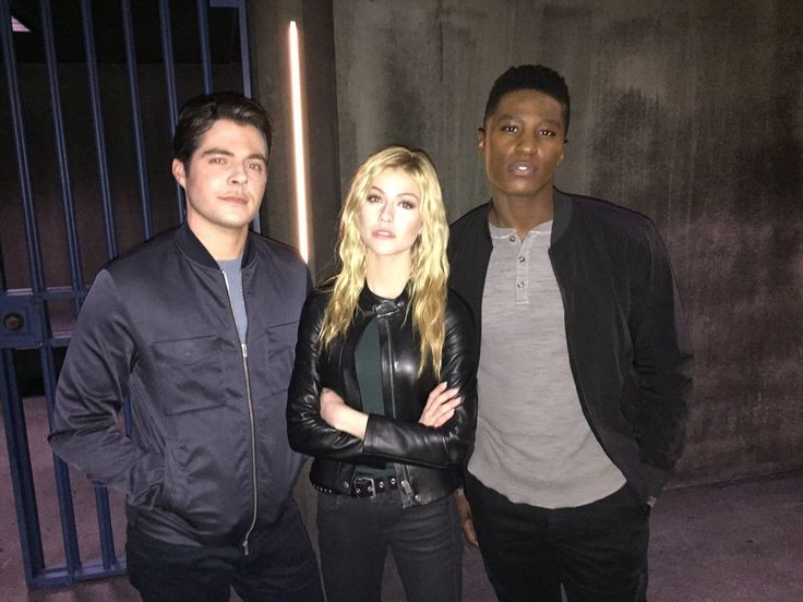 Day 24 -  @TheCW  #GreenArrowandtheCanaries pick up the show already. I need answers on what happened with William, Connor and JJ. Who's the villain? What's happening???  @Kat_McNamara  @Josephdjones  @benlewishere