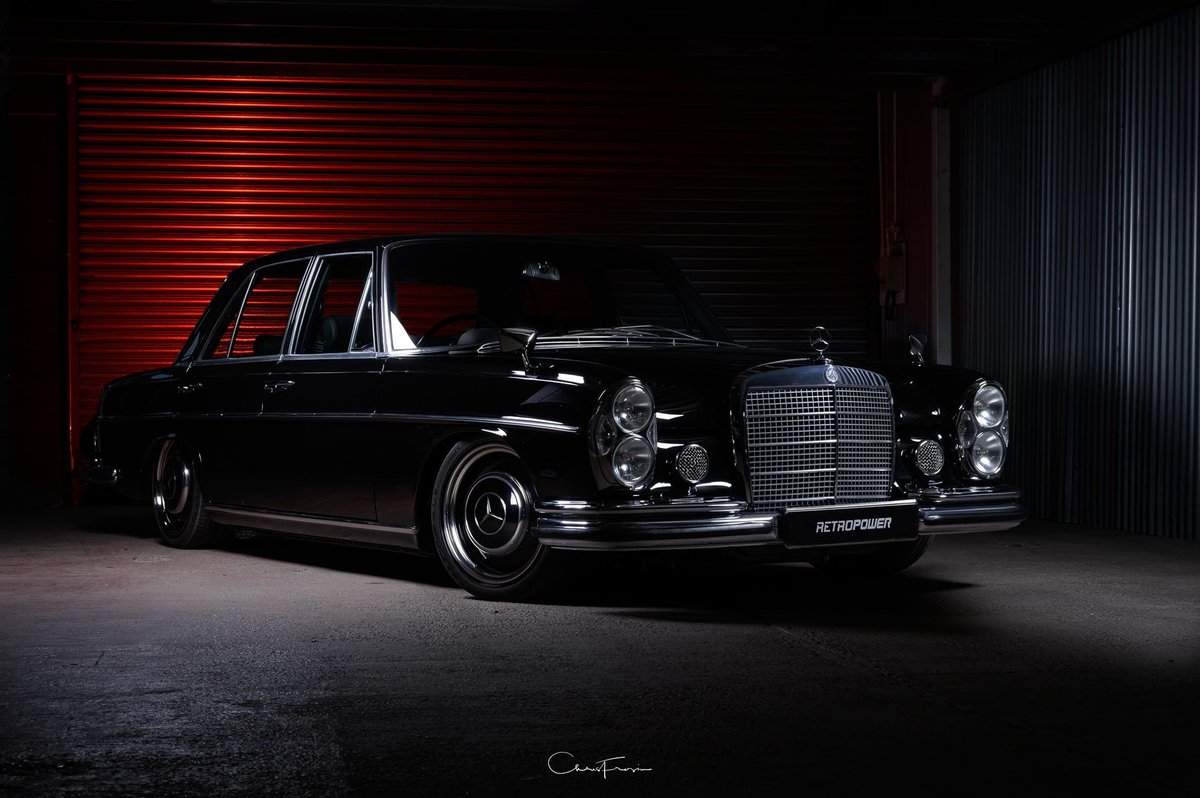 retropowercars's tweet image. Despite looking for all the world like a lump of lumber more likely to be found in the depths of the Amazon rainforest than a classic Merc, our W108's centre console and dash hydro-dipped aluminium...not that you WOOD guess. #retropower #retropowercars #restomod #hydrodip #w108