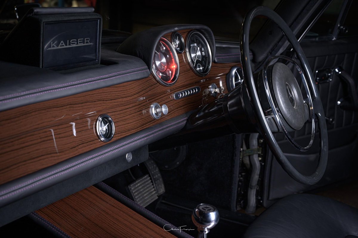 retropowercars's tweet image. Despite looking for all the world like a lump of lumber more likely to be found in the depths of the Amazon rainforest than a classic Merc, our W108's centre console and dash hydro-dipped aluminium...not that you WOOD guess. #retropower #retropowercars #restomod #hydrodip #w108