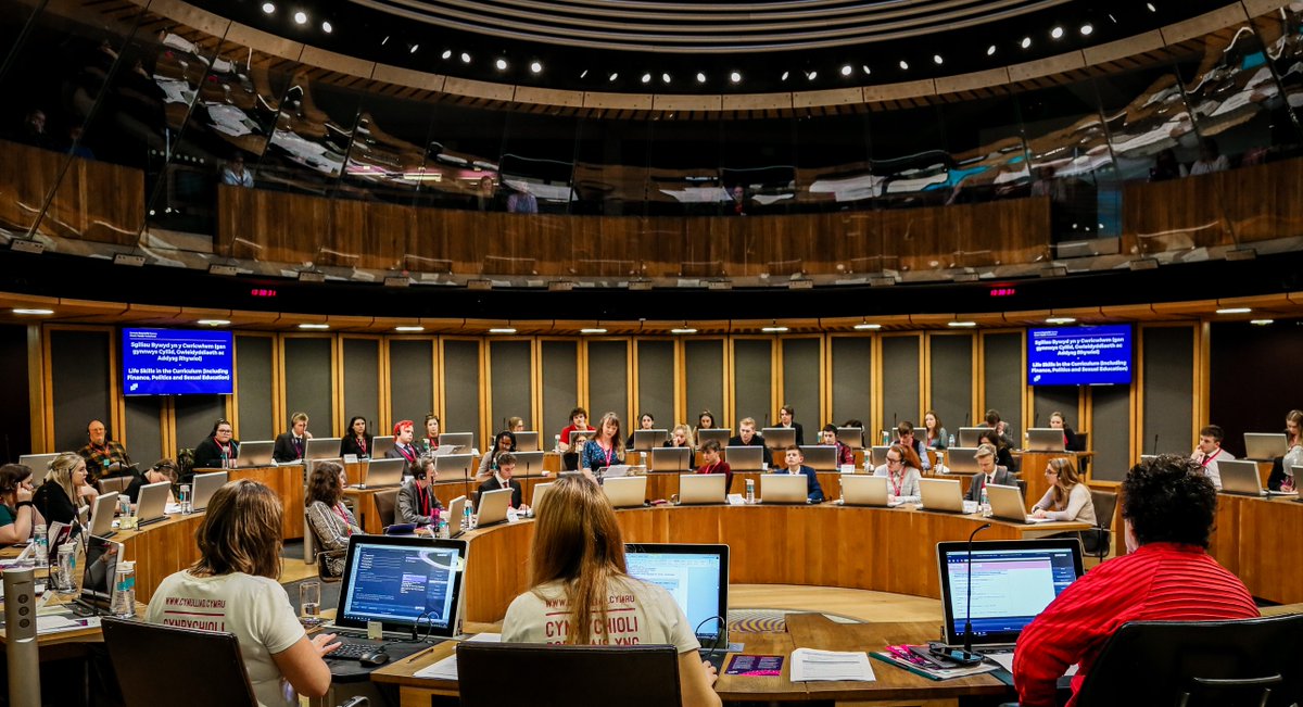 SeneddIeuenctid's tweet photo. Dathlwch flwyddyn ers cyfarfod cyntaf Senedd Ieuenctid Cymru yn y Siambr gan gymryd rhan yn ymgynghoriad y Pwyllgor Cymorth Iechyd Emosiynol ac Iechyd Meddwl https://t.co/70DfjsGMQf
#SeneddIeuenctidCymru #SIC #CIEIM #IechydEmosiynolaMeddyliol https://t.co/6rDNBE7HHz