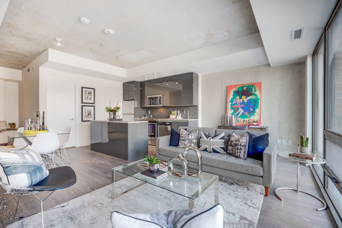 HarhayDev's tweet photo. Great photos of a staged #penthouse at #875Queeneast by #harhaydevelopments. This 1,095 sf, two storey unit is great place to call home in #leslieville https://t.co/4Y3R0Xx0wS