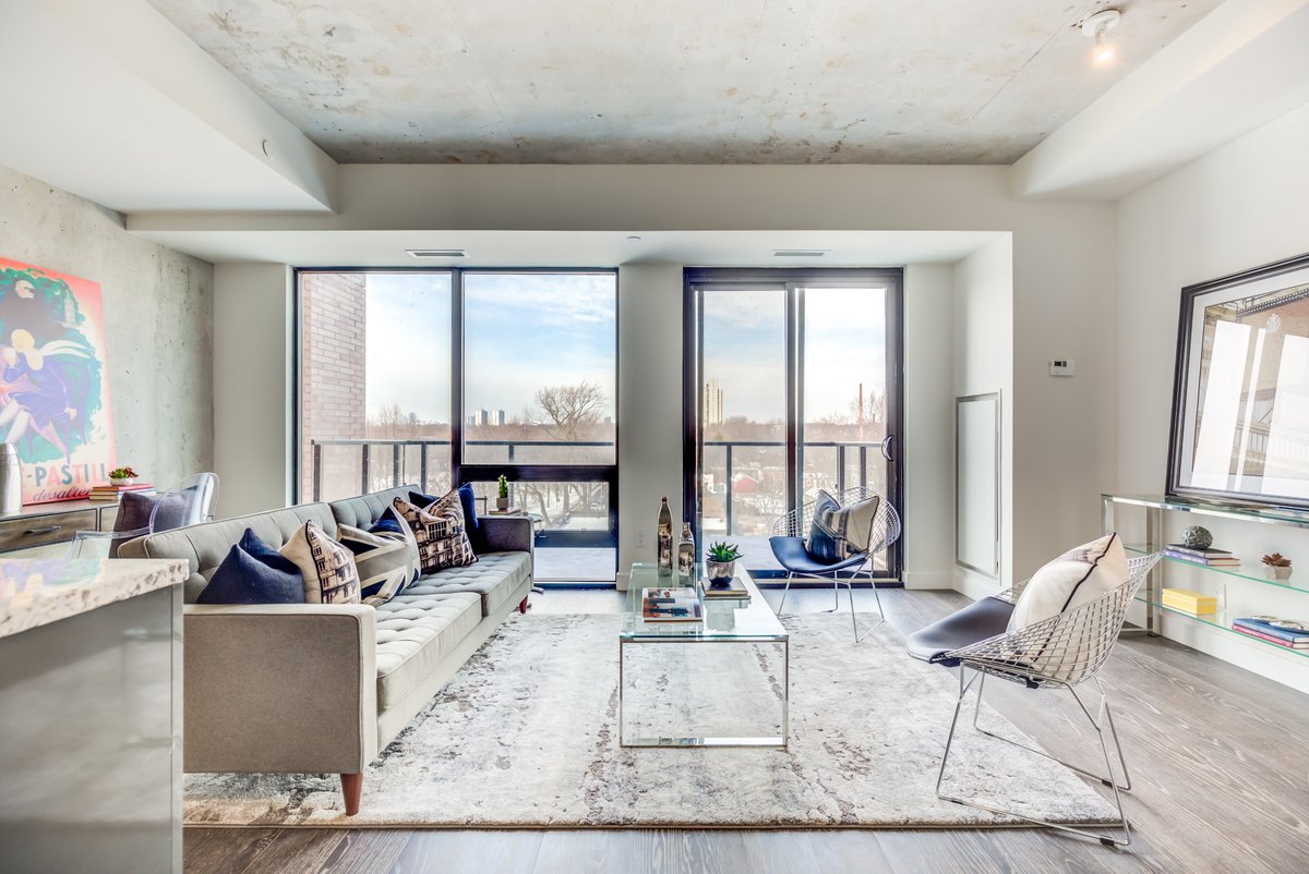 HarhayDev's tweet photo. Great photos of a staged #penthouse at #875Queeneast by #harhaydevelopments. This 1,095 sf, two storey unit is great place to call home in #leslieville https://t.co/4Y3R0Xx0wS