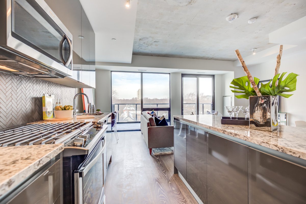 HarhayDev's tweet photo. Great photos of a staged #penthouse at #875Queeneast by #harhaydevelopments. This 1,095 sf, two storey unit is great place to call home in #leslieville https://t.co/4Y3R0Xx0wS