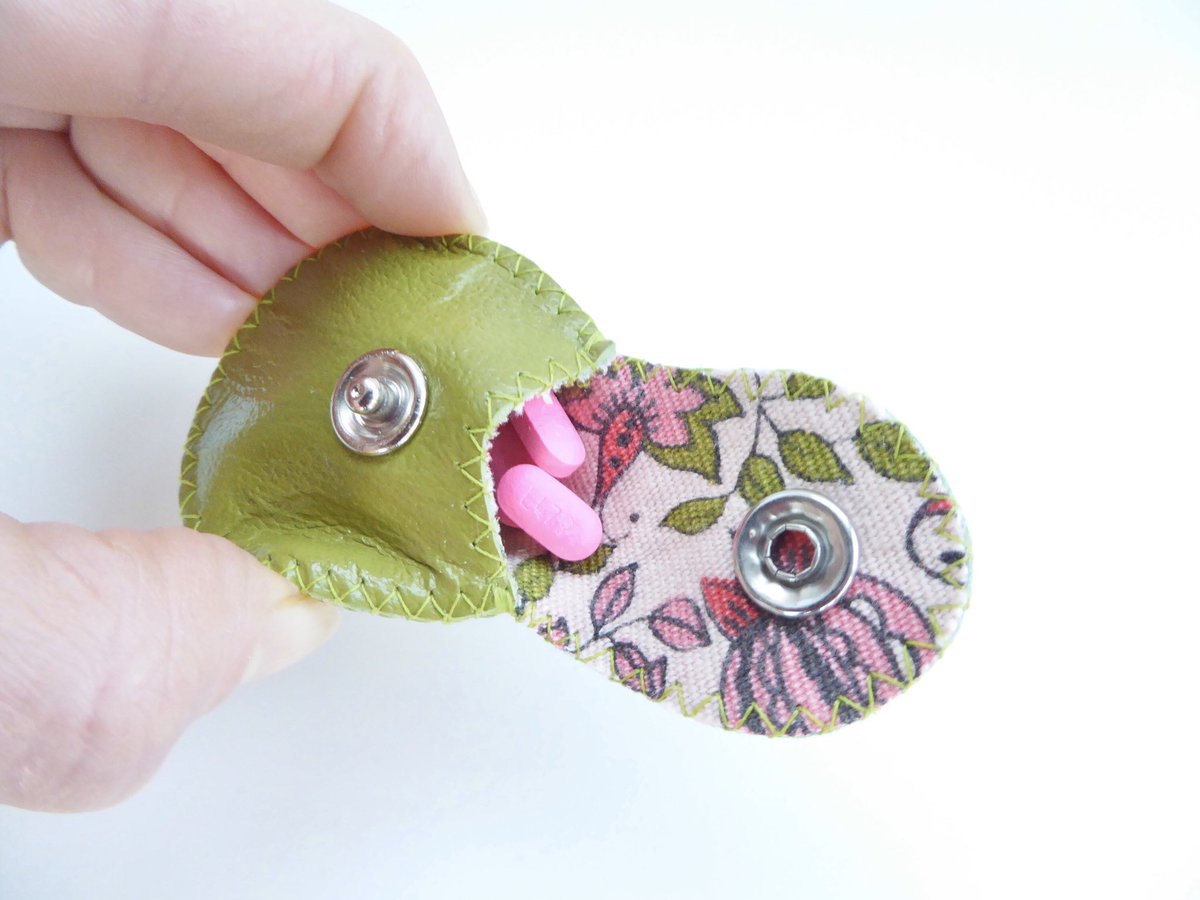 GypsyTailor's tweet image. NANO Gypsy Pill Pouch / Leather Mini Pouch / Leather Pill Case / Small Pill Bag /Ring Bag / Jewelry Bag #pillcase  etsy.me/2uvObeo