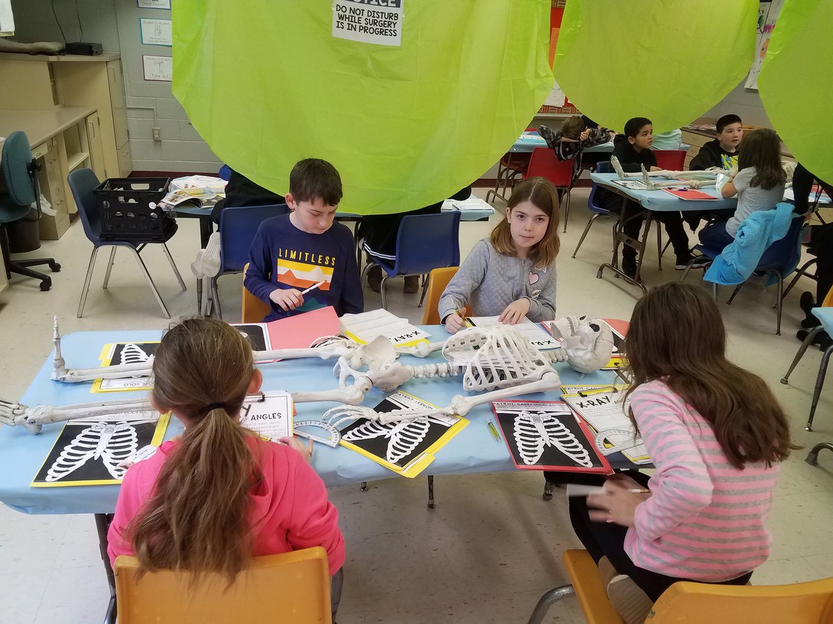 SShepReads's tweet photo. #HospitalTransformation Day 1 The doctors are hard at work! #4thGradeRocks https://t.co/kVvAu72ALt