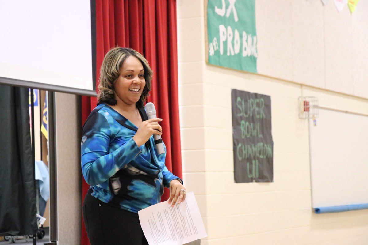 olatheschools's tweet photo. This morning Olathe North High School alum and recently retired NFL great @DarrenSproles visited @CE_Cougars  and spoke to students about setting goals, resiliency and working hard. https://t.co/03WPo3uSB1
