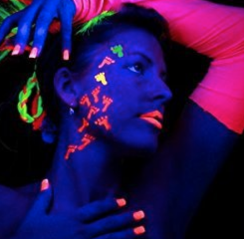 splashes_spills's tweet photo. Our much loved UV makeup on show for what clearly was a fantastic night out!

#muacademy #UVERworld #Partying #blacklight #NEON #facepaint #lipstick #splashesandspills https://t.co/pLoDSmOQ37