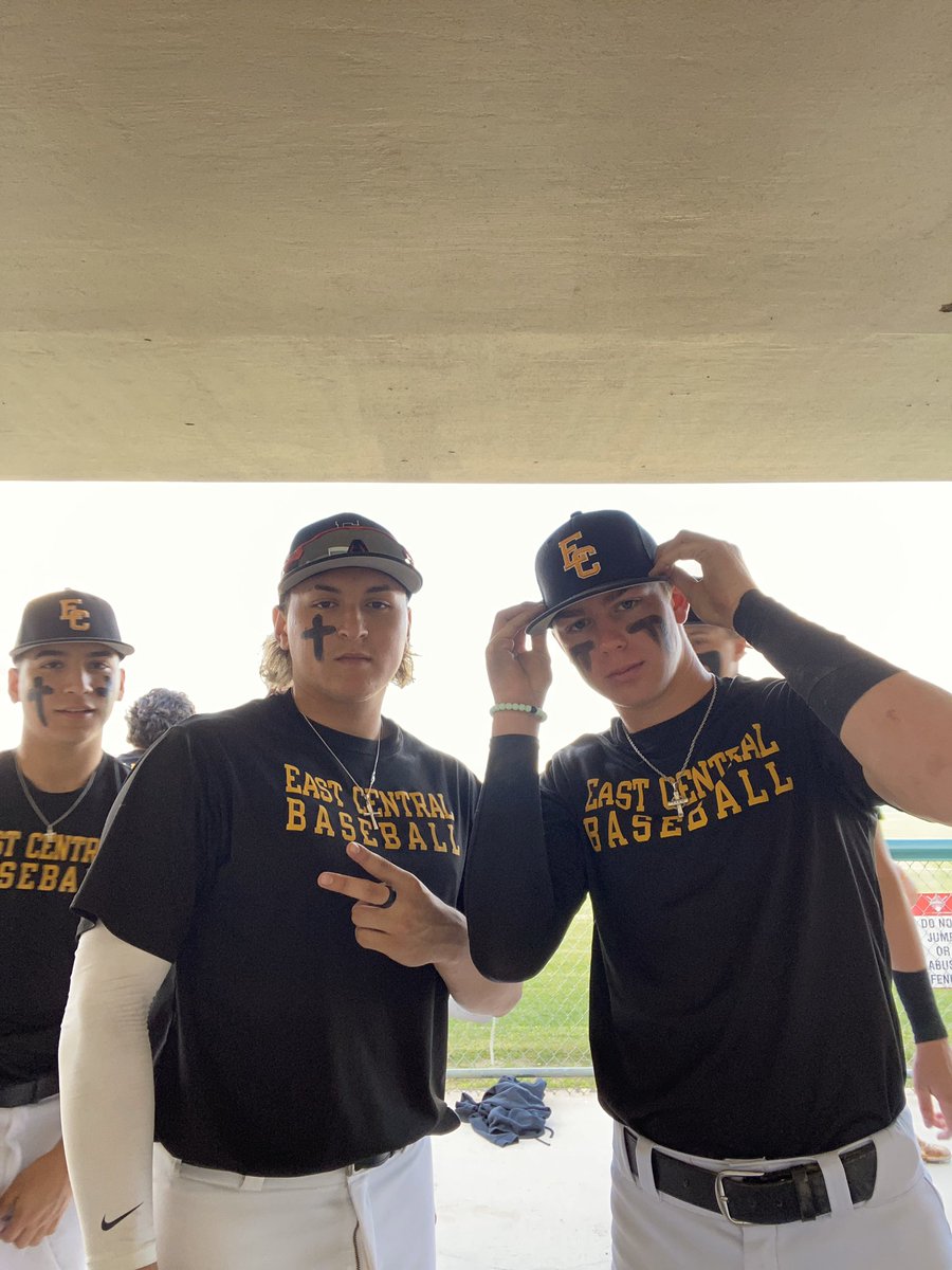 logandrank's tweet photo. Never switch, never fold 🐺 7:15 vs Churchill at home https://t.co/Kj3fyU5A3z
